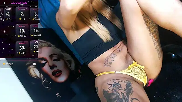 licy_blonde_hot live sex cam