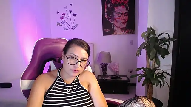 esmeraldaa230's cam snapshot