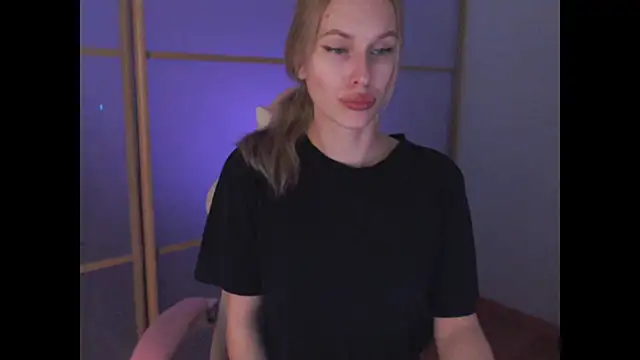 Elsa_Li's cam snapshot