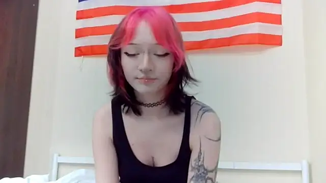 Shine_Luna's cam snapshot