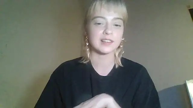 KiwiDreamy1's cam snapshot