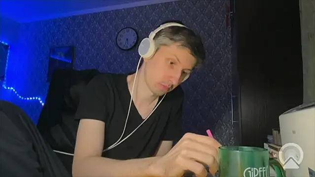 Aki-Laky's cam snapshot