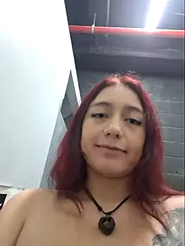 Eveeelyn25 live sex cam