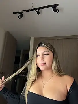 lunablossom_ live sex cam