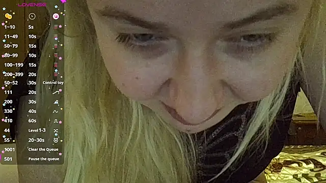 CurvyWild_Lady30's cam snapshot