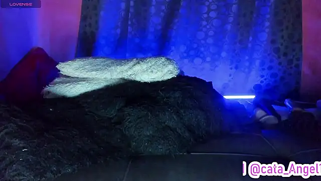 Cata-angel's cam snapshot