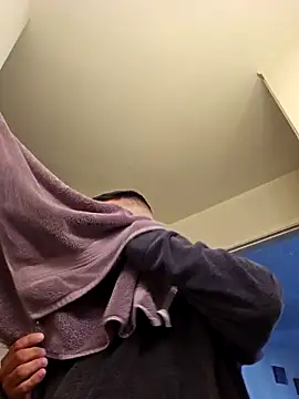 Roddog18 live sex cam