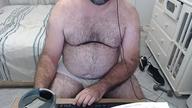 MysterBearMG live sex cam