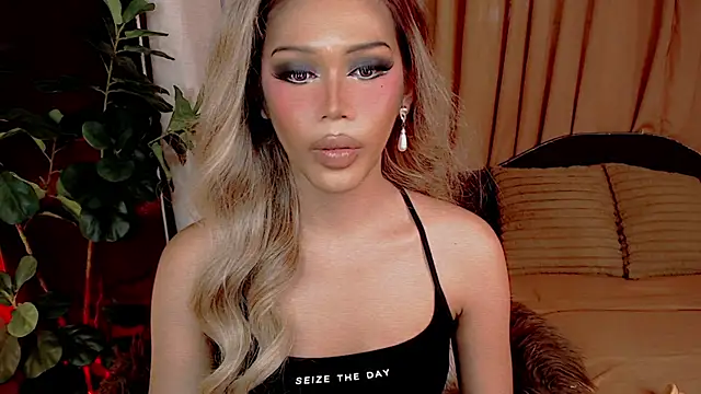 LA-GIRL live sex cam