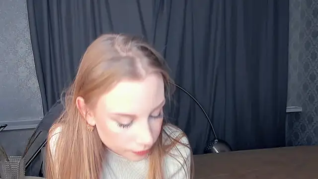 CarmenLipkin's cam snapshot