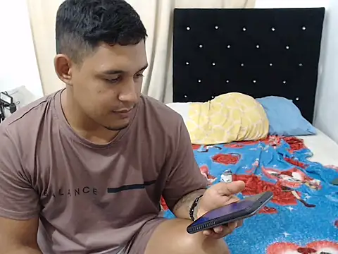 andrewcaxo's cam snapshot