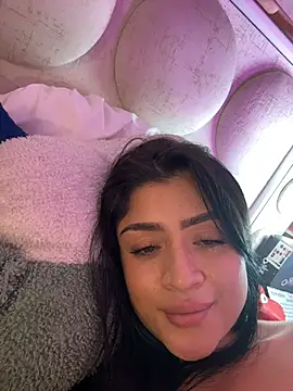 lucianaroy live sex cam