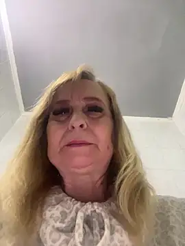 Irina2909@xh live sex cam