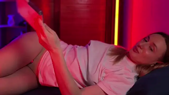 InDiva's cam snapshot