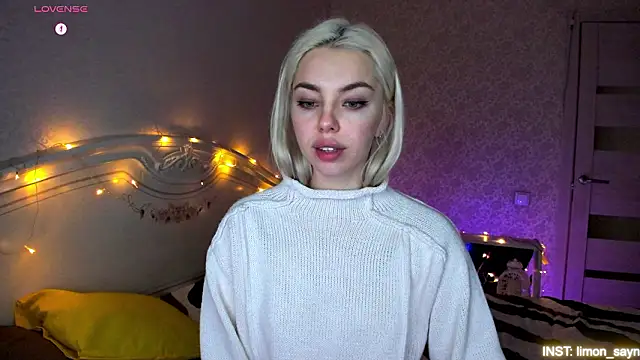 LillyMoure_ live sex cam