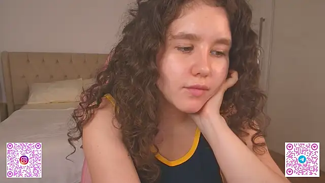 Ariella_Sol's cam snapshot