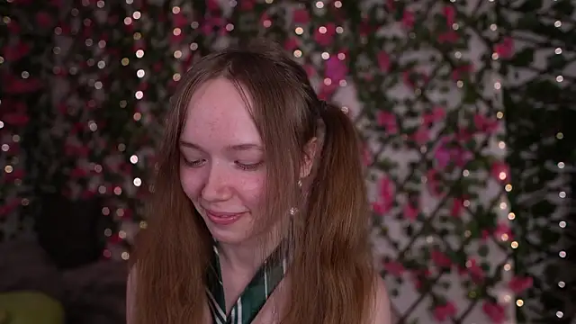 Petite_Polly's cam snapshot