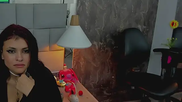 yiyisandoval's cam snapshot