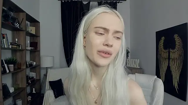 KristalCrowner's cam snapshot