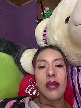 Emily-Fire's cam snapshot