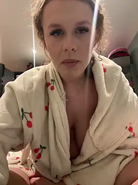 Innocent_issy's cam snapshot