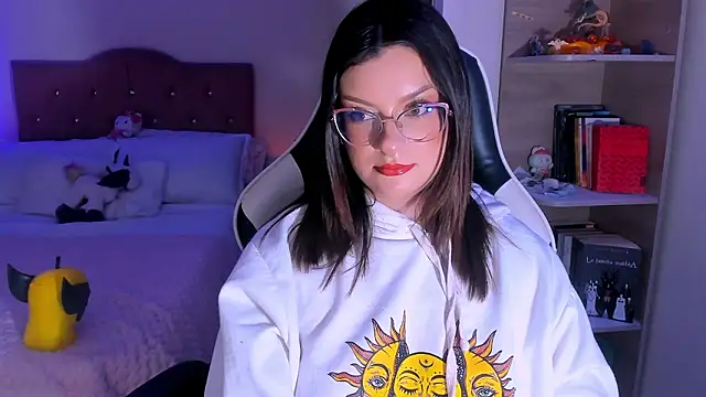 OphelianaRose33 live sex cam