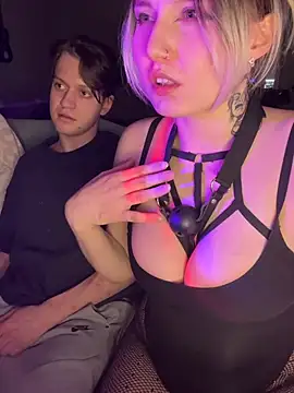 CrystaLuna69 live sex cam