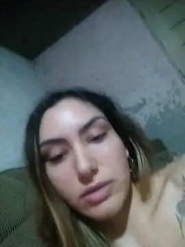 Larinhacat live sex cam