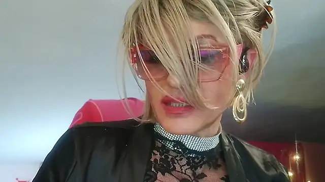 LadyOxana live sex cam