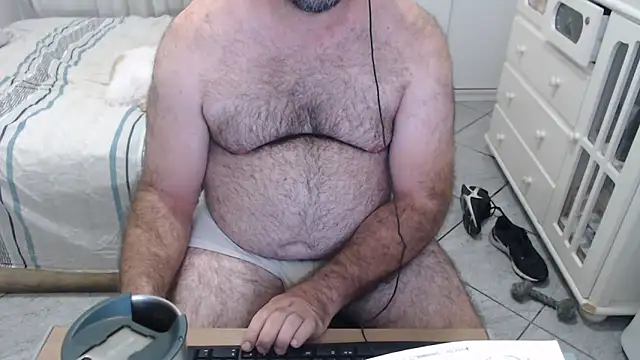 MysterBearMG live sex cam