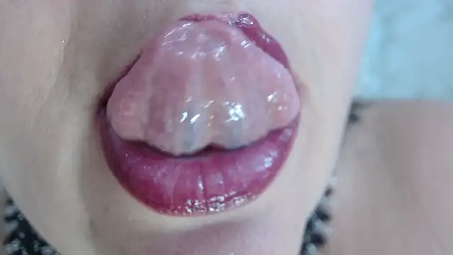 Kerly_Doll live sex cam