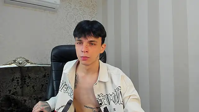 ClarkBev's cam snapshot