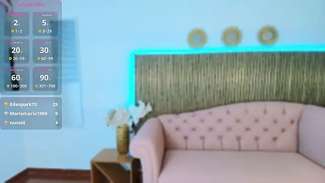 Nadia_Privee's cam snapshot