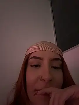 alesziarose_'s cam snapshot