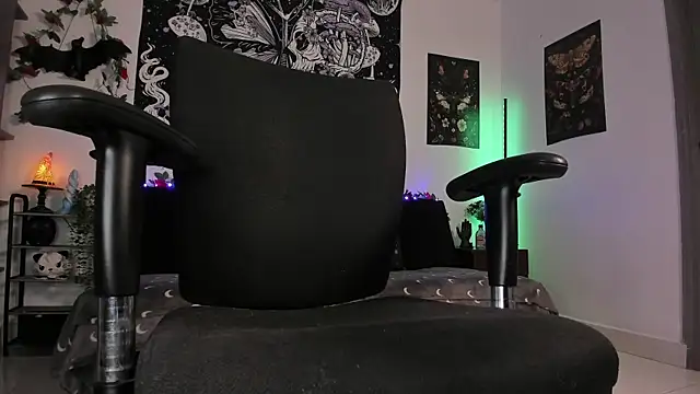 LadyAvalon's cam snapshot