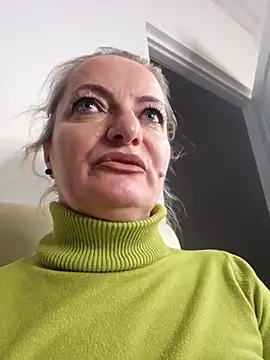 LadyTouch's cam snapshot