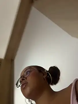 AlesiaCooper live sex cam