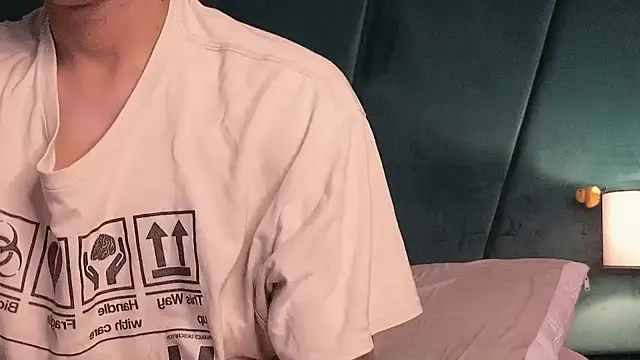 Aaron_Eze live sex cam