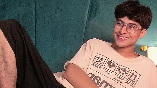 Aaron_Eze's cam snapshot