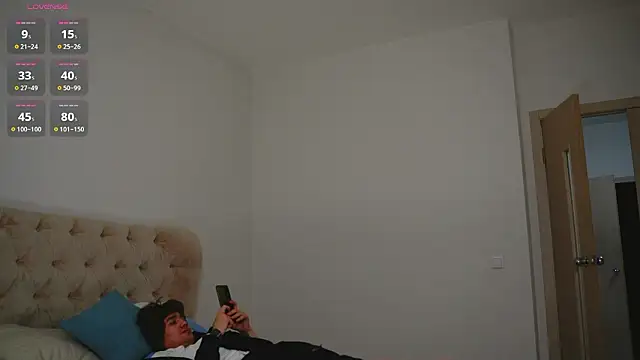 Emily_Cesoni's cam snapshot