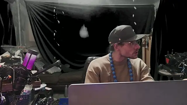 MasterDaddyCool's cam snapshot