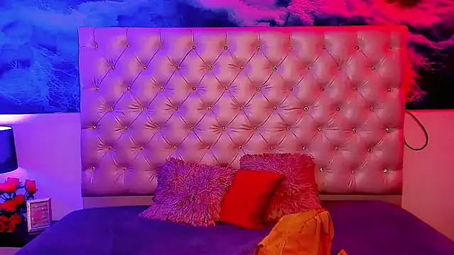 Keira_Fox31 live sex cam