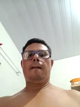 0PR3DAD0R's cam snapshot