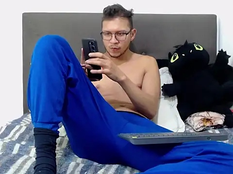 andy_loverxx live sex cam