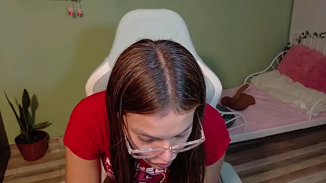 Emerald_Sparkles_'s cam snapshot