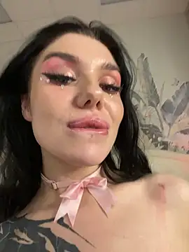 MaeveMoon live sex cam