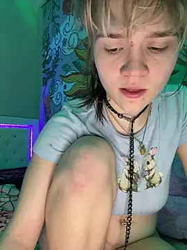 Cutiepiespanks's cam snapshot