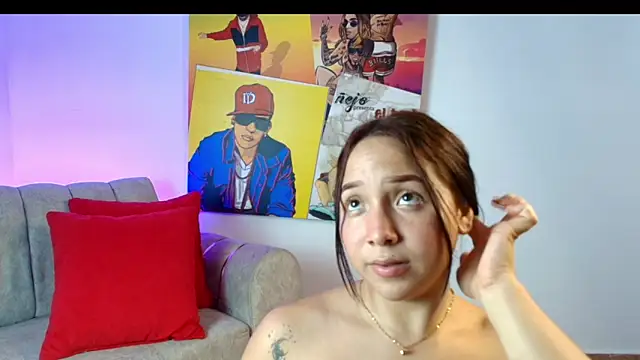 couple_lovelyds live sex cam