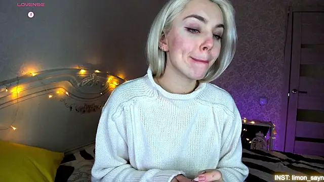 LillyMoure_ live sex cam
