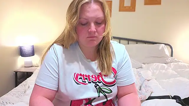 PhatAssBlond live sex cam